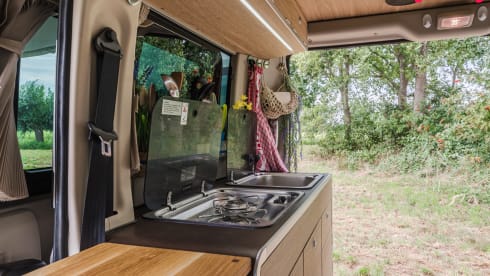Stoere Duco – Reliable Hymer Sydney urban camper, comfortable, complete inventory