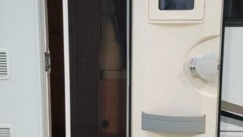 Beautiful spacious comfortable fine fully equipped 4 person camper