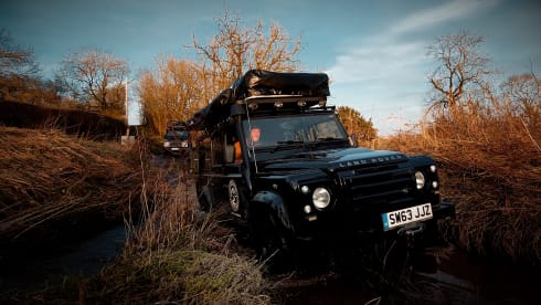 STEVENSON – Land Rover Defender 110 with Rooftop Tent & Awning | Carries 5, Sleeps 3