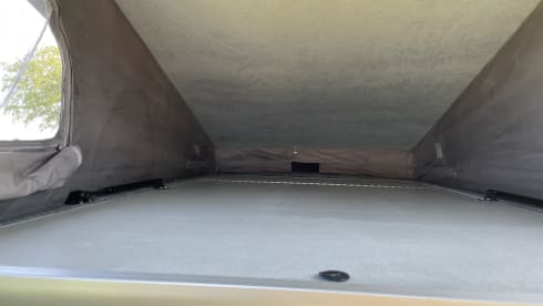 Magic – 4 berth Volkswagen T5 LWB Campervan