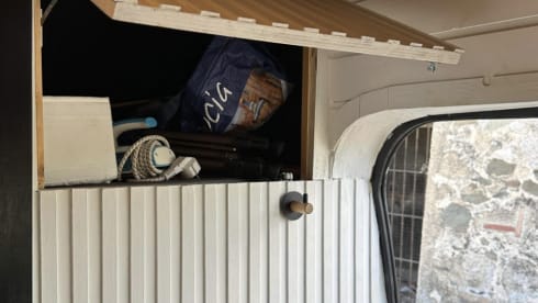 Ford transit camperbus  – 2p Ford bus uit 2007