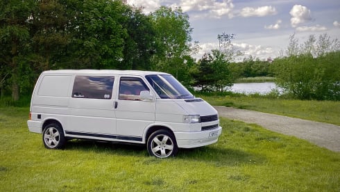 Kasper – Classic 90s VW T4 with heating & wood panelling - Penrith / Lake District 