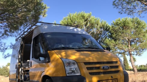 2p Ford bus from 2012