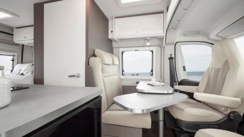 Etrusco – ETRUSCO 540DB 140CV - COMPACT VAN 4 BERTH WITH FOLDING ROOF