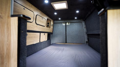 Silver Comet – 4 Berth Mercedes Sprinter Luxury Camper