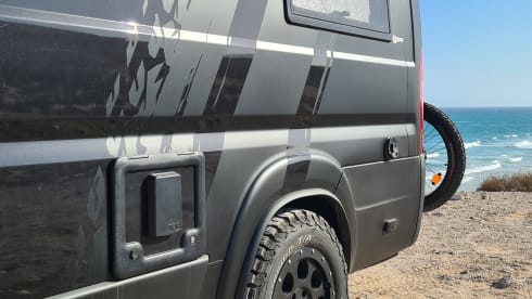 Bigfoot – Campervan, Bravia 636 Swan