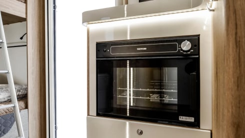 2025 Roller Team 707 Auto  – 2025 5 posti letto/Auto, cuccette, ampio salone  