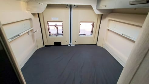 Jessie – Jessie, Camperbus Roller Team 4P, nice and compact and yet luxurious, shower and toilet