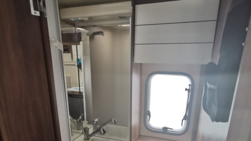 Samantha – Luxury 6 Birth 746 Rollerteam Motorhome