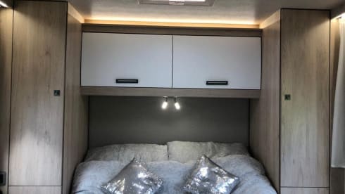 F74 2022 – 4 berth Autotrail semi-integrated from 2022