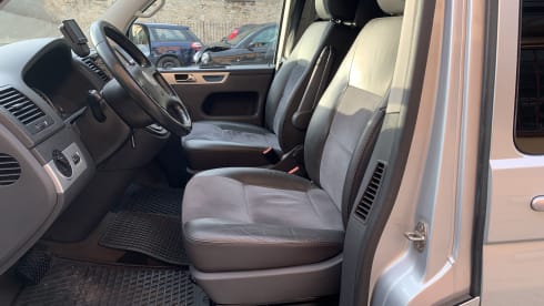 VW MULTIVAN 7 POSTI con LETTO e RISCALDAMENTO AUTONOMO 