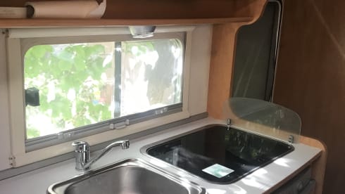 Big Bertha – Sea Newlife, Edinburgh (Fiat Ducato) sleeps upto 7, 5 is super comfortable