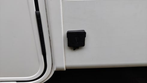 Luxury 2/3 person Carado T377 semi-integrated from 2015 with single beds
