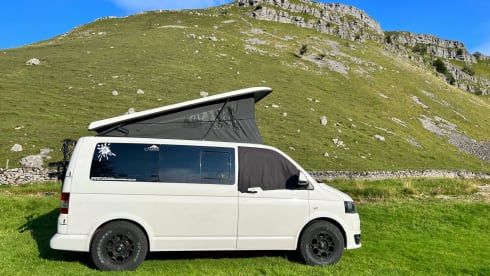 Falcon – 4 berth Volkswagen campervan from 2014