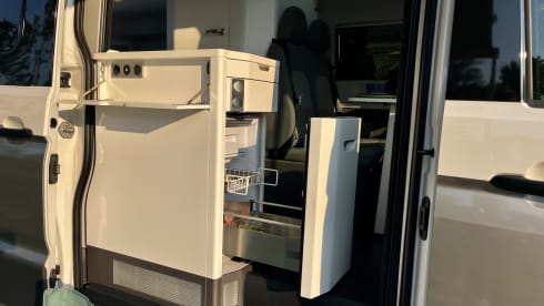 Clyde – 4p Volkswagen bus from 2022
