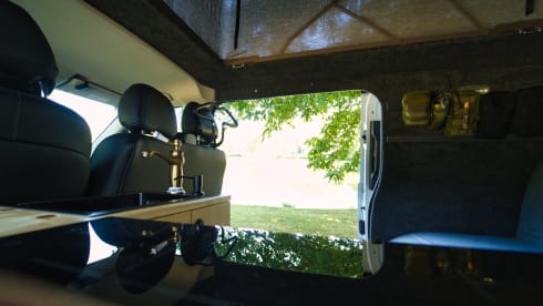 Unhiked – Camper Mercedes-Vito con cambio automatico