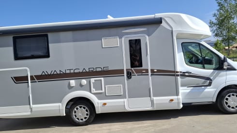 FORD Mc Louis Avantgarde – 5p McLouis semi-integrated from 2024