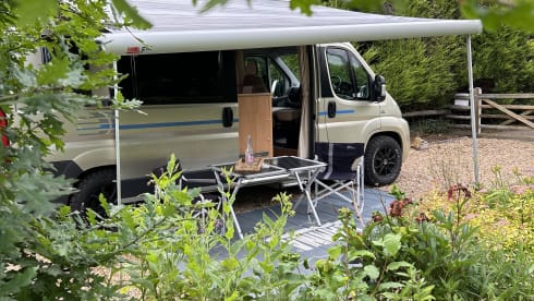 The bus – 4 berth, fully loaded 