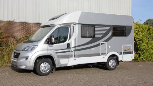 2p Sunlight semi-integrated uit 2019