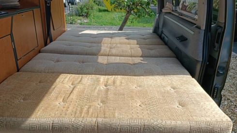 Dallas – 5 berth Toyota campervan from 1995