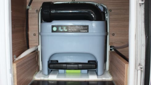 half integraal camper – This luxurious 4-person semi-integrated camper from the Weinsberg brand 