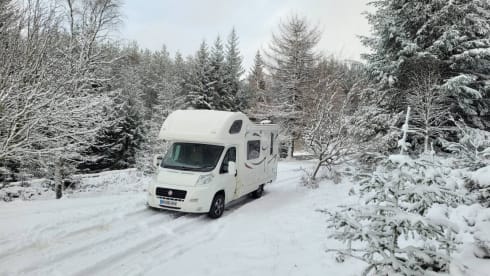 Family Fiat Bessacarr  5berth/5belt Motorhome Hire