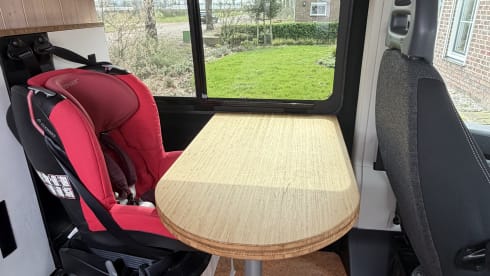 Mary Jane II – 2-seater Fiat bus from 2026