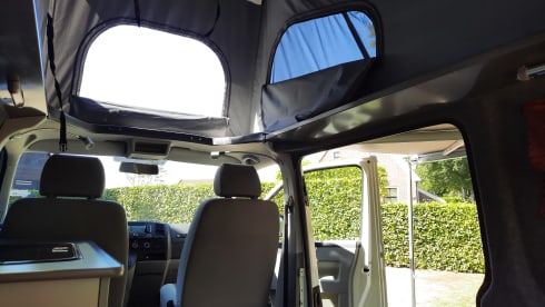 Compact camper van with round seating Volkswagen VW T5 TDI