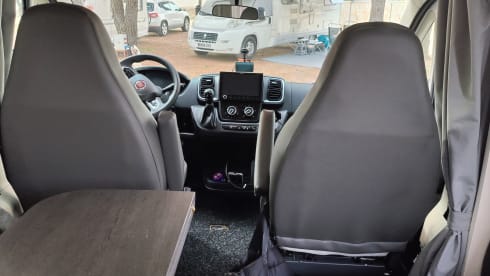 4p Sunlight semi-integrated Adventure from 2024