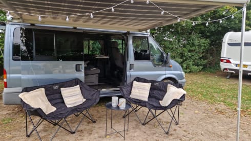 4p Ford campervan uit 2003