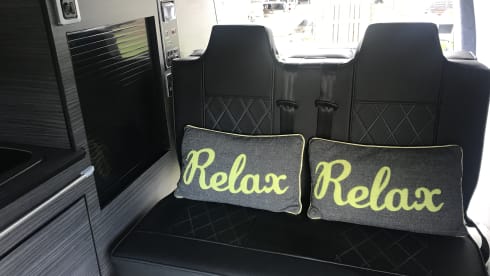 Rolo – T5 VW (2010), Black High Top (LWB)