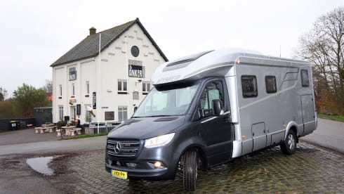 Glamper Camper – Hymer BMCT 680 5 persons!
