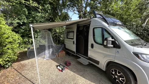 Ranger – New possl summit, bus camper of the year, with skyroof!