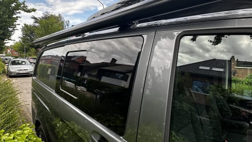2p Mercedes-Benz campervan uit 2020