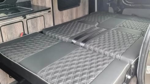 Vauxhall vivaro  – 4 berth Vauxhall vivaro campervan from 2018