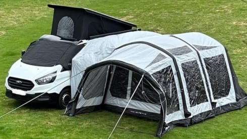 Charlie Van Dan – 4 berth Ford campervan from 2018
