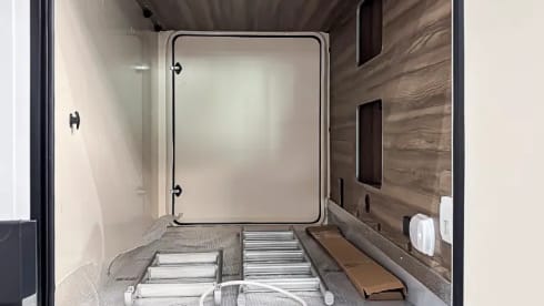 Drivetohappiness – 4p Ford semi-integrated uit 2026