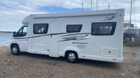 FUN BUS :0) – Large 6 berth Family Motorhome