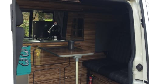 Bert – Noleggio camper VW T5 3/4 cuccette