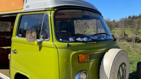 Putu – Volkswagen T2 from 1977, perfect condition