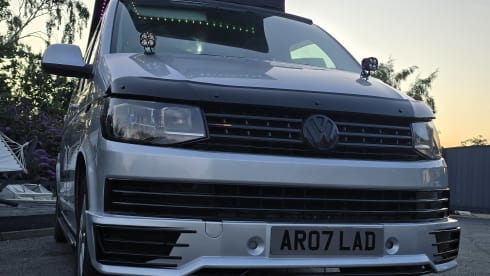 Wikes Adventures – 4 berth Volkswagen campervan 