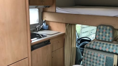 5-6 p cozy, compact family camper Fiat Alcove.