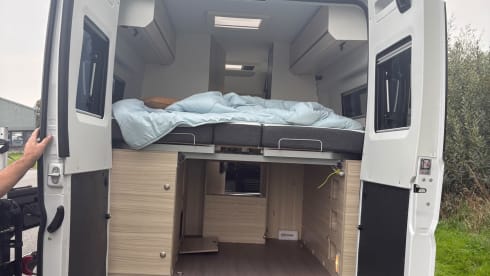 Camp Adventure –  Adria Twin mit zwei Einzelbetten und komplett ausgestattet