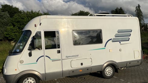 Heerlijk familie camper met grote zithoek  – 5er Hymer integriert ab 1998