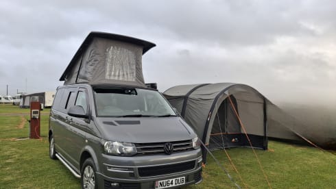 Skully – 4 berth Volkswagen campervan from 2014