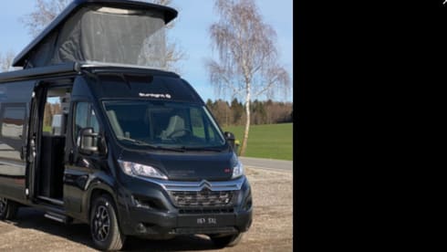 VAN IN BLACK – On to new shores