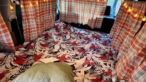Cherny – super cosy  - automatic campervan. price  includes insurance !
