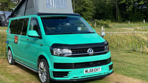 Scooby LWB – DOG FRIENDLY VW CAMPERVAN WITH ALL THE EXTRAS  FOR A GREAT HOLIDAY