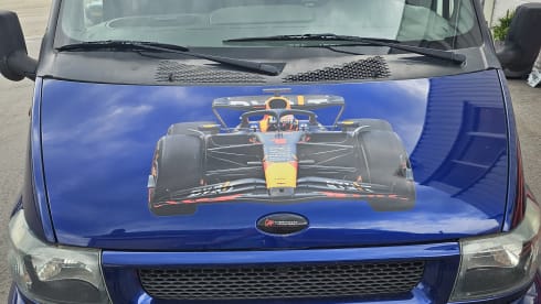 Max verstappen bus – 2p Ford campervan uit 2006