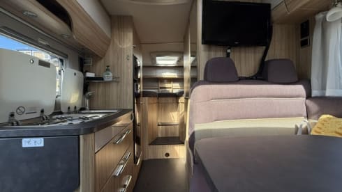 Enjoy Hymer Camper (2018) – 2p Hymer Compact met lengte bedden